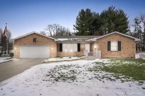 1005 N Glenwood, Hastings, MI 49058