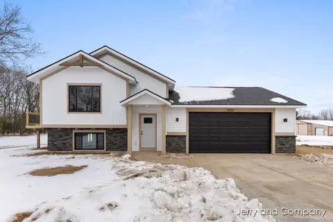 3322 Babylon, Allegan, MI 49010