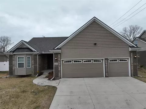 34405 Ann Arbor Trl, Livonia, MI 48150