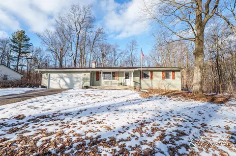 6109 10 Mile, Rockford, MI 49341