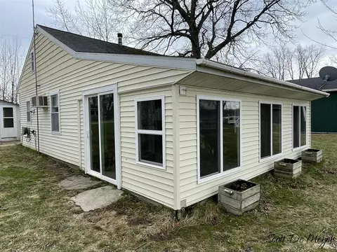 315 Olsen, Sheridan, MI 48884
