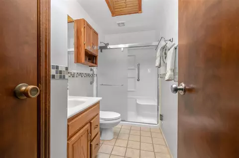 Bath - 2791 Gardner, Hudson, MI 49247 photo 1 of 1