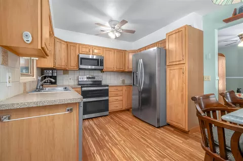 Kitchen - 2791 Gardner, Hudson, MI 49247 photo 2 of 4