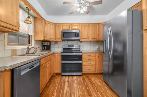 Kitchen - 2791 Gardner, Hudson, MI 49247 photo 4 of 4