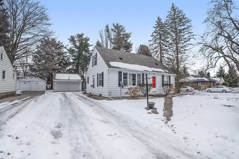 1406 Pinehurst, Kalamazoo, MI 49006