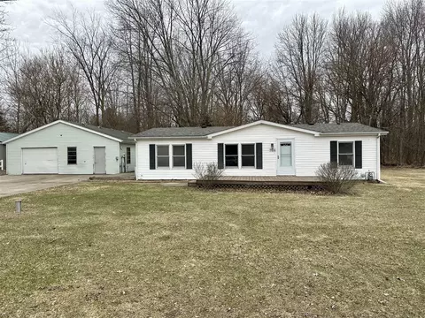 206 Lakeside, Quincy, MI 49082