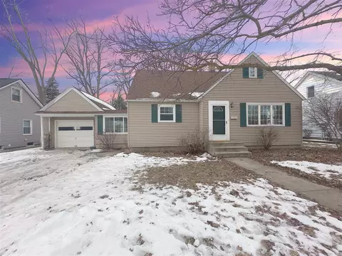 248 S Division, Zeeland, MI 49464