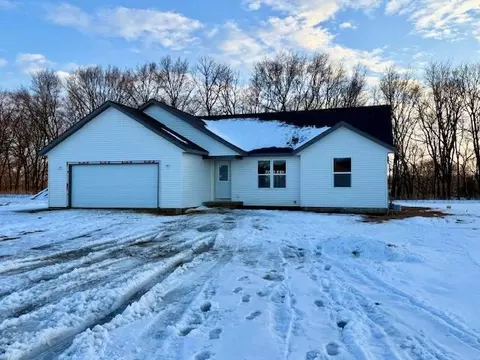 3224 Signal Pt, Allegan, MI 49010