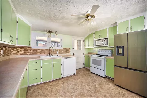 Kitchen - 445 Centreville, Constantine, MI 49042 photo 1 of 3