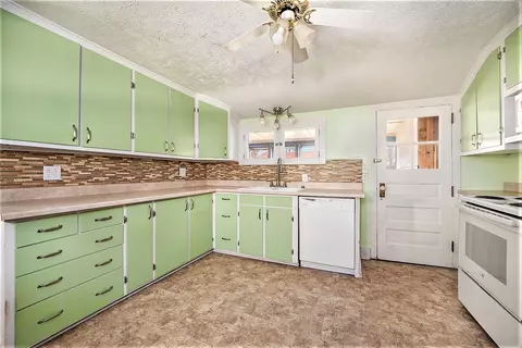 Kitchen - 445 Centreville, Constantine, MI 49042 photo 2 of 3