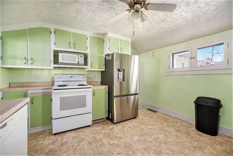 Kitchen - 445 Centreville, Constantine, MI 49042 photo 3 of 3