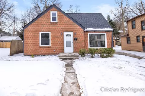 1342 Dickinson, Grand Rapids, MI 49507