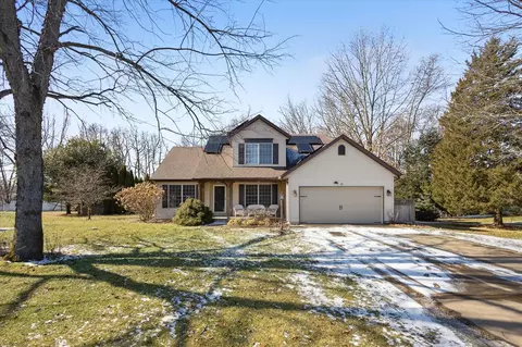 69648 Knottingham, Edwardsburg, MI 49112