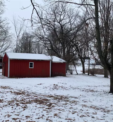1561 W Ellis, Belding, MI 48809 photo 24