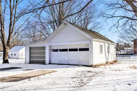 1561 W Ellis, Belding, MI 48809 photo 23