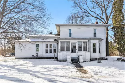 1561 W Ellis, Belding, MI 48809 photo 3