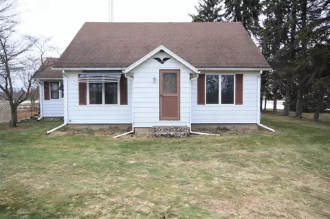 9575 N N Br, Watervliet, MI 49098