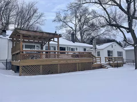4875 Lakefront, Delton, MI 49046