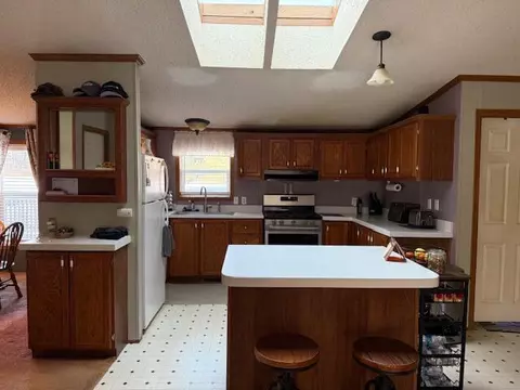 Kitchen - 1660 E 128th, Grant, MI 49327 photo 2 of 2