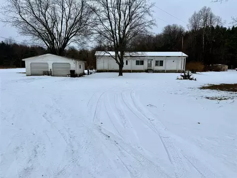 6267 Long Lk, Belding, MI 48809 photo 2
