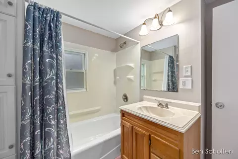 Bath - 1804 Cherry, Dorr, MI 49323 photo 1 of 1