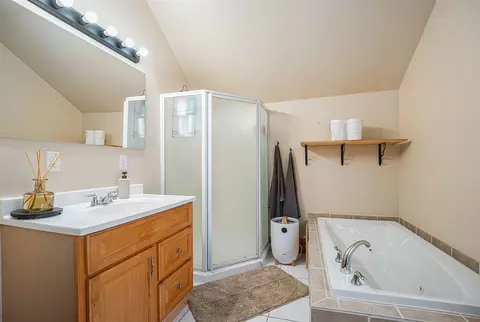 Bath - 455 Robinson, Constantine, MI 49042 photo 2 of 2
