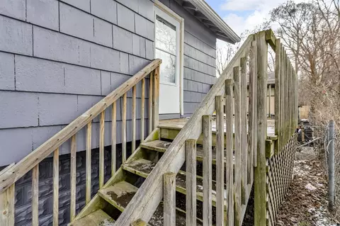 Exterior - 120 Charles St, Jackson, MI 49203 photo 3 of 4