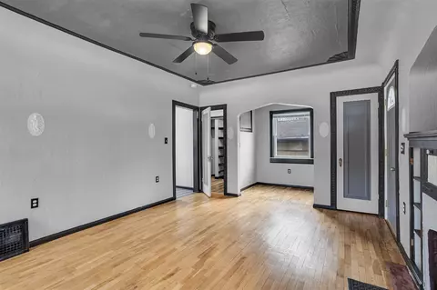 Living - 120 Charles St, Jackson, MI 49203 photo 2 of 6