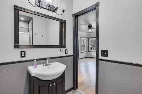 Bath - 120 Charles St, Jackson, MI 49203 photo 2 of 3