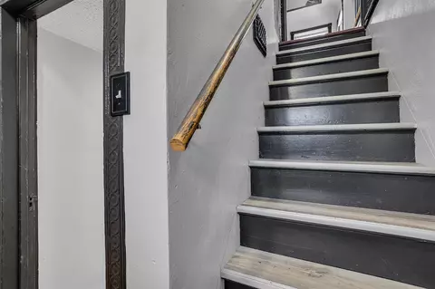 Entry Way - 120 Charles St, Jackson, MI 49203 photo 1 of 3