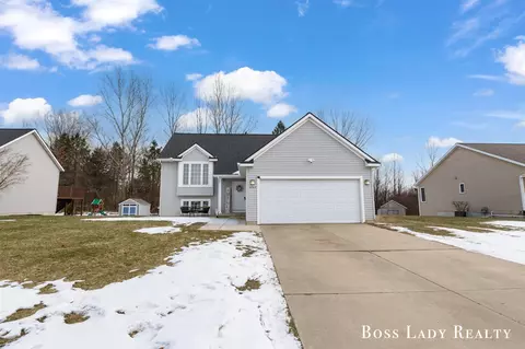 6962 Shady Knl, Caledonia, MI 49316