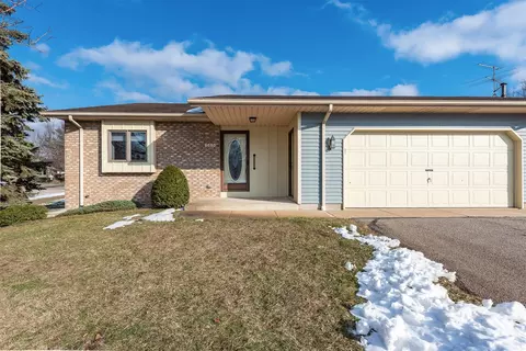 6680 Leisure Crk, Caledonia, MI 49316
