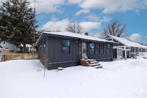 1827 Wisconsin, Grand Haven, MI 49417