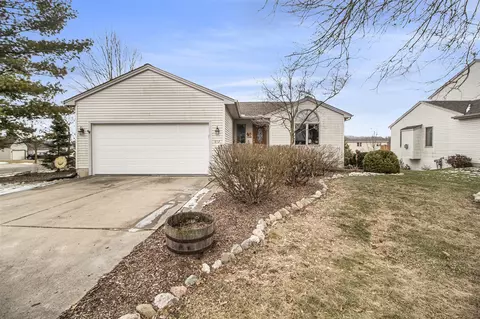 892 Berkshire, Saline, MI 48176
