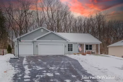 9760 Sterling, Richland, MI 49083