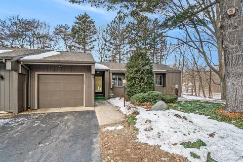776 Brook Vlg #23, Holland, MI 49423