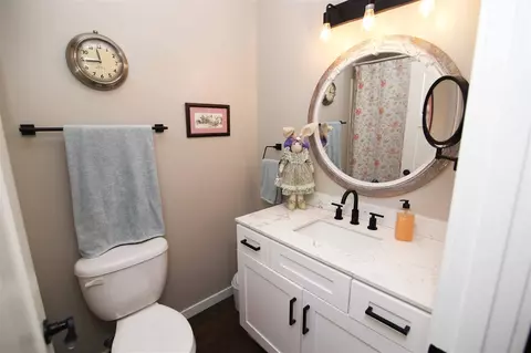 Bath - 1401 Fifth, Three Rivers, MI 49093 photo 3 of 6