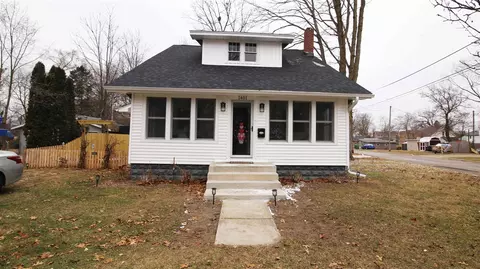1401 Fifth, Three Rivers, MI 49093