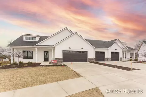 6727 Sheldon Xing #52, Hudsonville, MI 49426