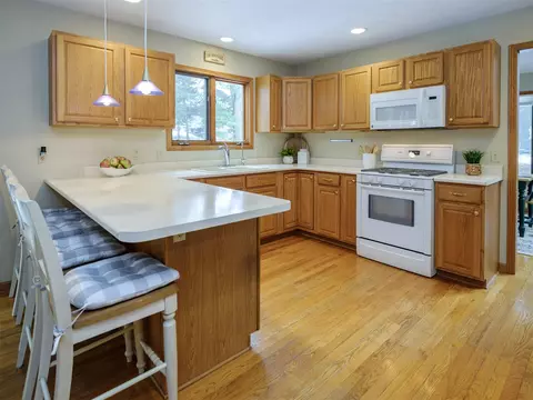 Kitchen - 7233 Eagle Hts, Mattawan, MI 49071 photo 1 of 4