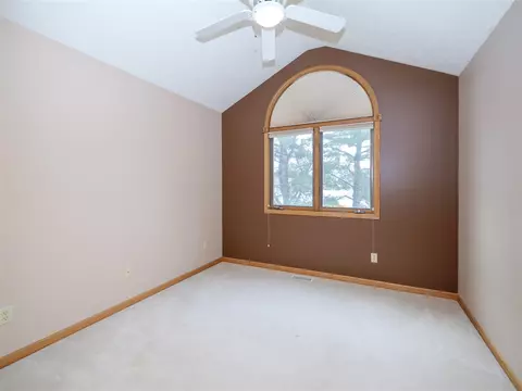 Bedroom - 7233 Eagle Hts, Mattawan, MI 49071 photo 3 of 5
