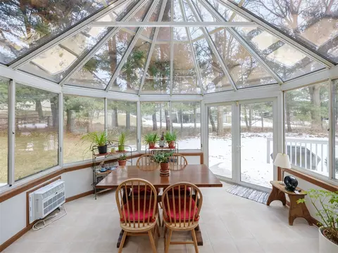 Dining - 7233 Eagle Hts, Mattawan, MI 49071 photo 2 of 3