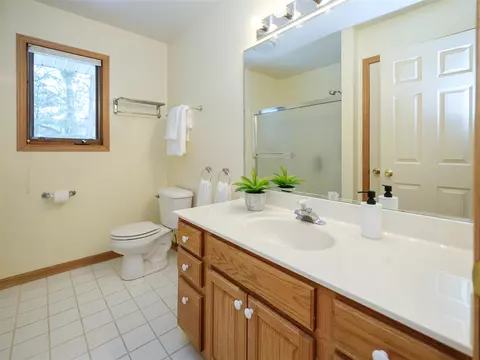 Bath - 7233 Eagle Hts, Mattawan, MI 49071 photo 5 of 5