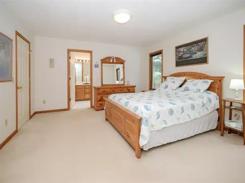 Bedroom - 7233 Eagle Hts, Mattawan, MI 49071 photo 2 of 5