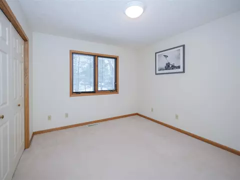 Bedroom - 7233 Eagle Hts, Mattawan, MI 49071 photo 4 of 5