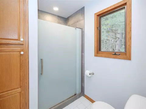 Bath - 7233 Eagle Hts, Mattawan, MI 49071 photo 4 of 5