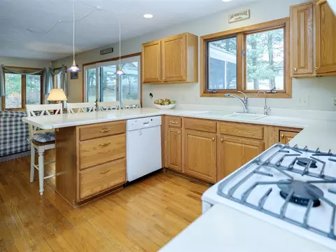 Kitchen - 7233 Eagle Hts, Mattawan, MI 49071 photo 4 of 4