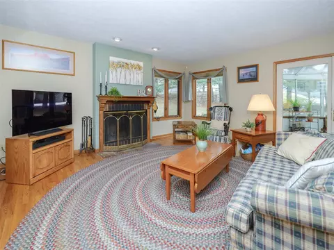 Living - 7233 Eagle Hts, Mattawan, MI 49071 photo 3 of 7