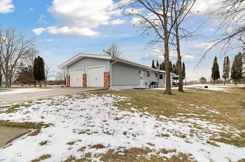 3900 Byron, Howell, MI 48855 photo 3