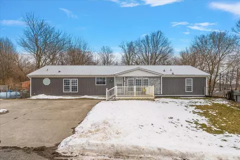 54533 Adams, Eau Claire, MI 49111